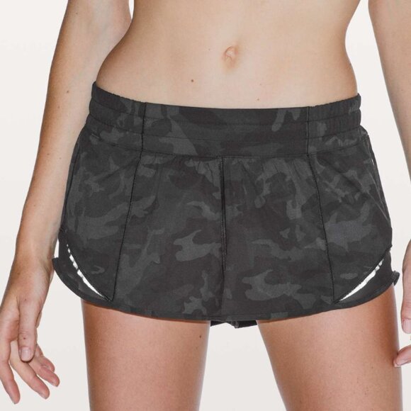 Lululemon Lululemon Hotty Hot Short II 2.5" Incognito Camo Size 8 - Picture 1 of 4